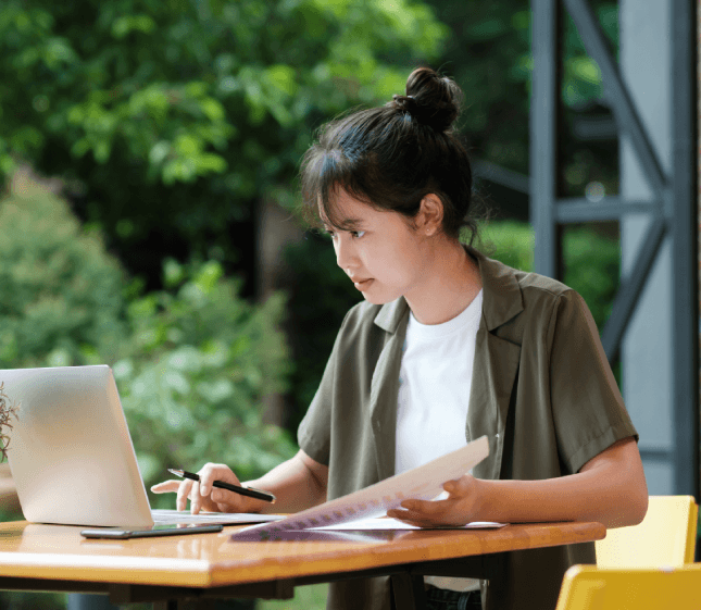 A student uploads translated academic transcripts to a school portal using Vietnamese Translation Services in Pennsylvania.