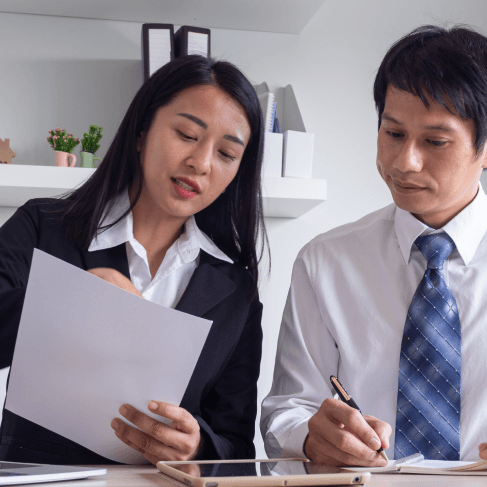 A certified translator formats a legal affidavit with Chinese Translation Services in Pennsylvania, matching court layout.
