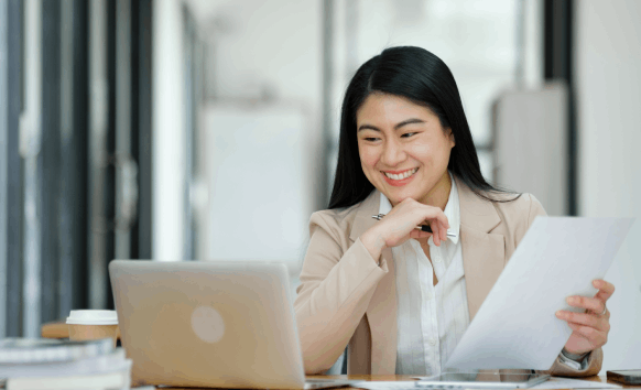 Translator providing USCIS paperwork using birth certificate translation services in Pennsylvania with certified accuracy.